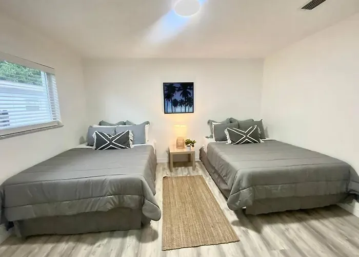 Beautiful & Relax Family House 2/1- Free Parking